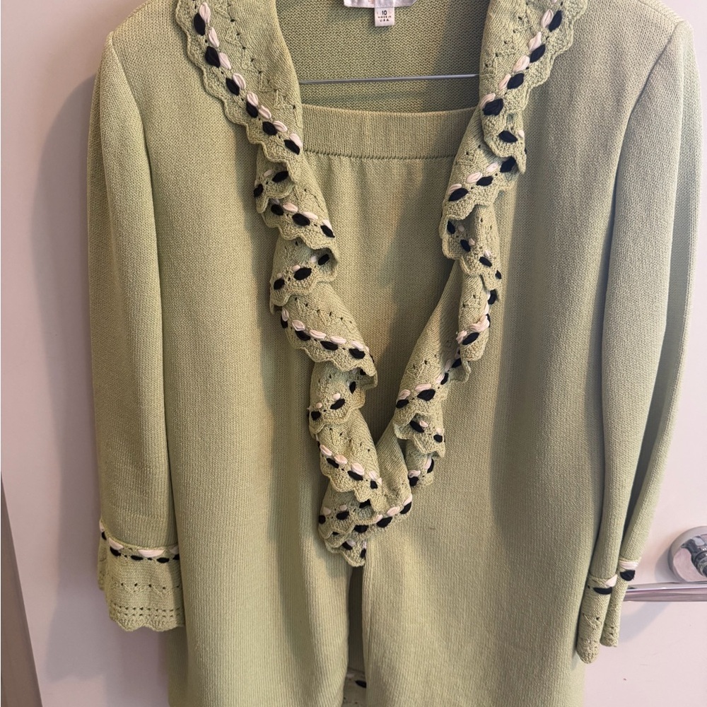 St. John Light Green Knit Top